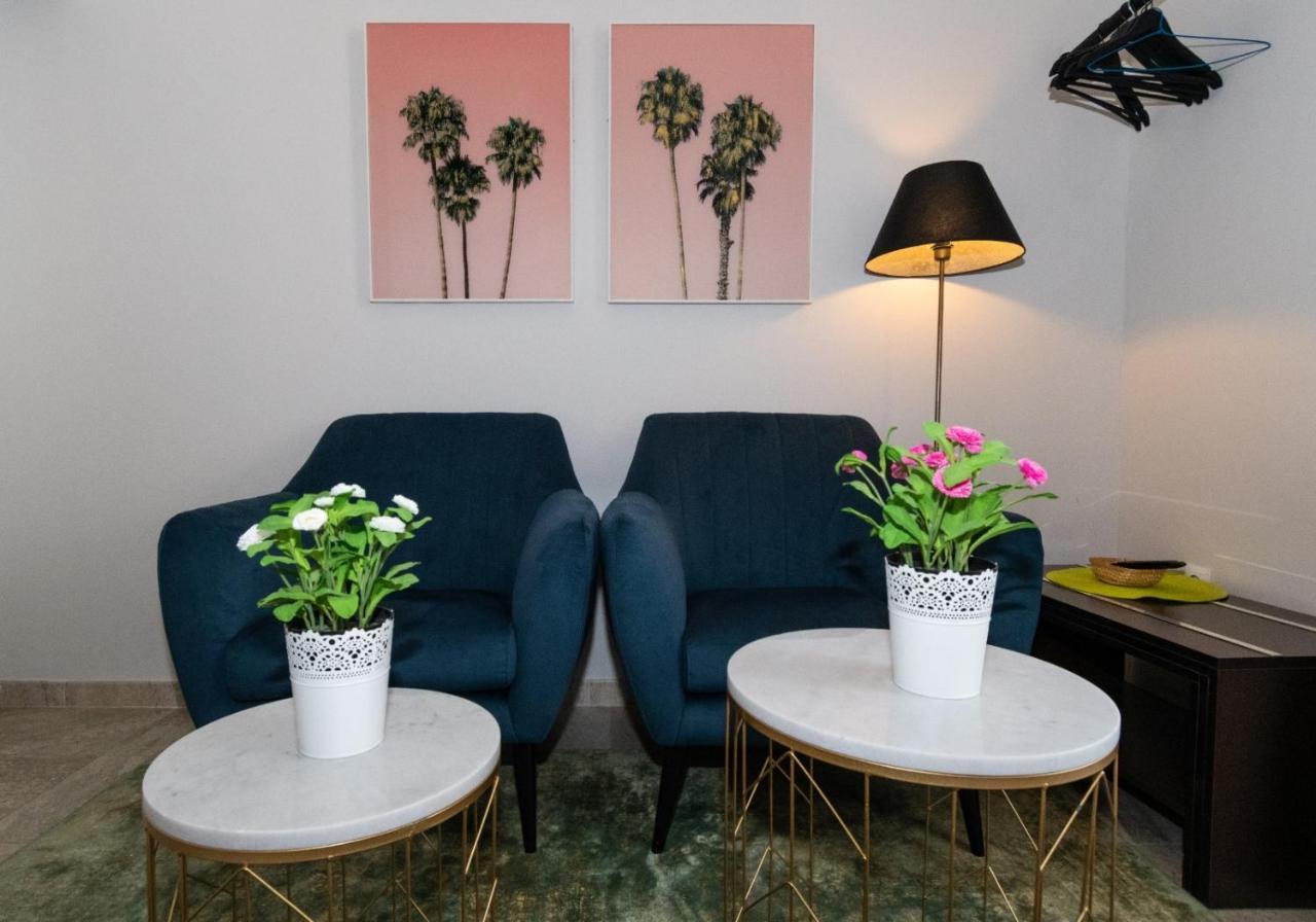 Triana Pelay Suites Севиля Екстериор снимка