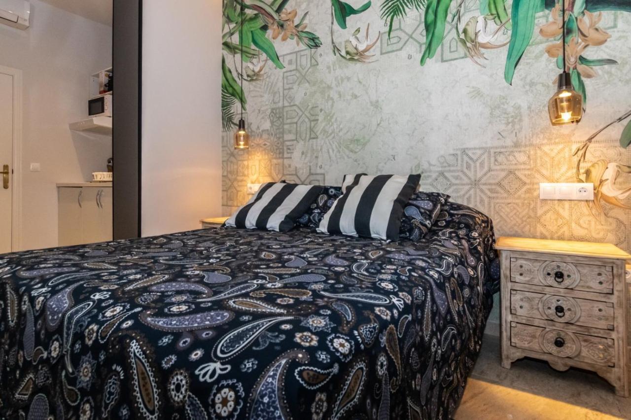 Triana Pelay Suites Севиля Екстериор снимка